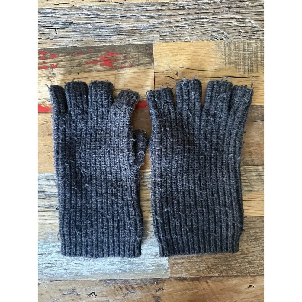 🖤 AllSaints Ribbed Knit Fingerless Gloves – Charcoal Black – Distressed & Cozy